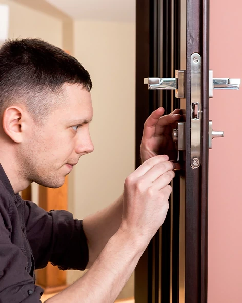 : Professional Locksmith For Commercial And Residential Locksmith Services in Fontainebleau, FL