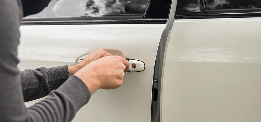 Unlock Car Door Service in Fontainebleau, FL